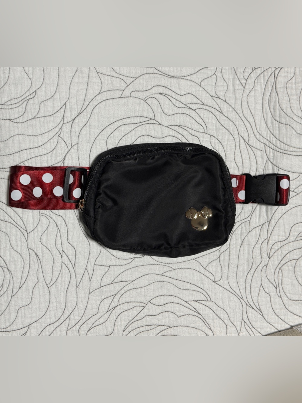EUC ✨ Minnie Mouse Belt Bag Fanny Pack with Red Polka Dot Adjustable Strap